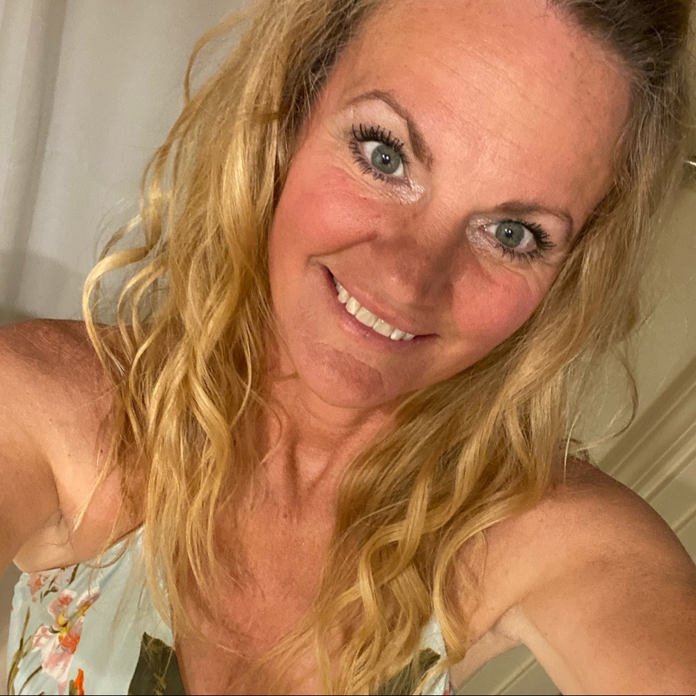 Meet your Posher, Leigh ann